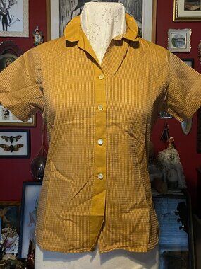 Vintage Blouse Beautiful Button Up Shirt 50's to 60's Wash & Wear Blue Bell
